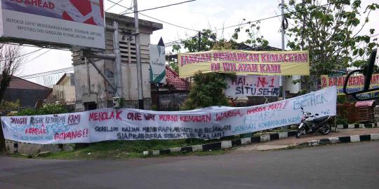 Warga demo kebijakan jalur satu arah di Malang