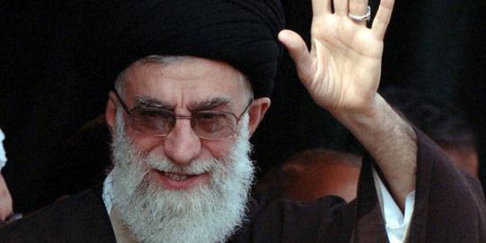 Suburnya kekayaan Khamenei di tengah himpitan sanksi Iran