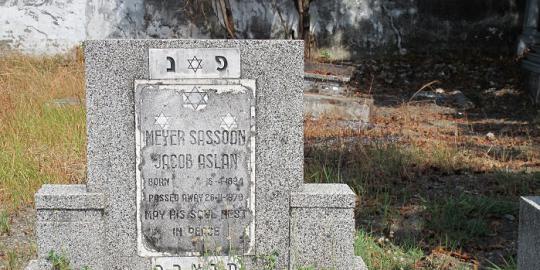 Mati dempet di kuburan Yahudi