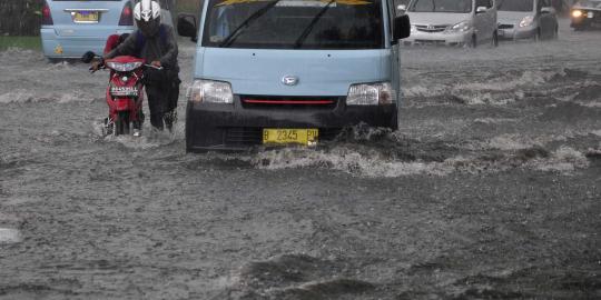 Waspada banjir, Ahok pastikan pintu air bersih & pompa berfungsi