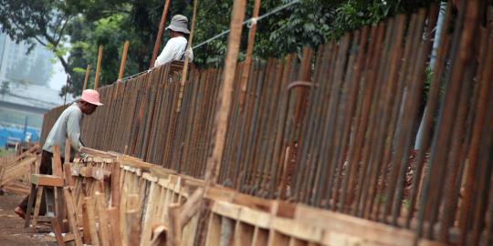 Atasi tanggul jebol, Ahok ganti karung pasir dengan papan sakti