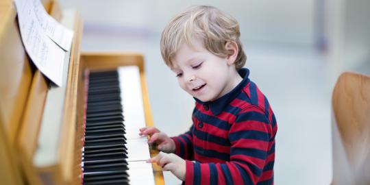 Belajar Main Piano Sejak Kecil Cerdaskan Otak Saat Dewasa | Merdeka.com