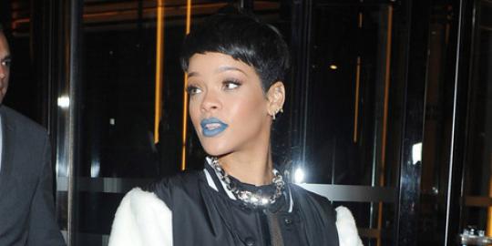 Rihanna lalui \'malam panas\' bareng Drake?