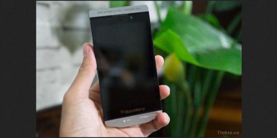 BlackBerry Porsche P'9982 rilis 24 November