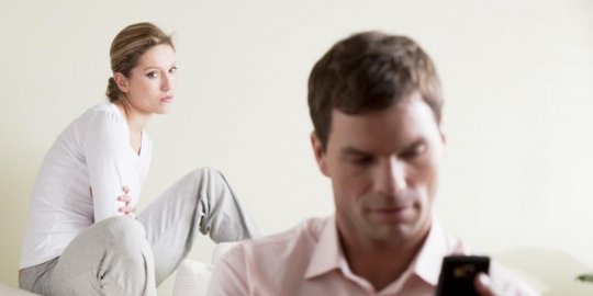 protektif terhadap gadgetnya rev1