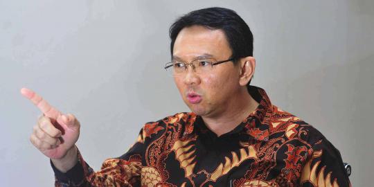 Saking kesalnya, di momen-momen ini Ahok sebut bajingan