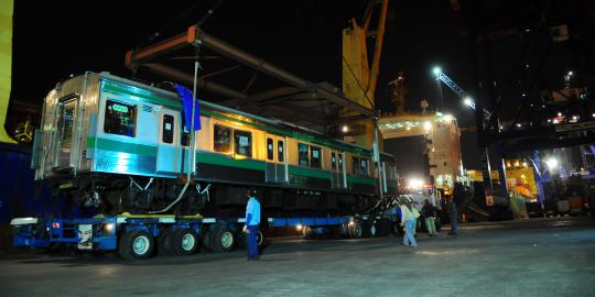 20 Gerbong kereta impor bekas dari Jepang tiba di Indonesia