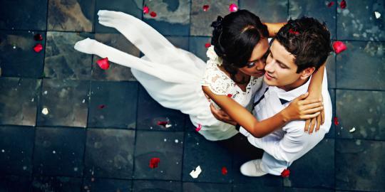 10 Hal ini bikin pria kelihatan romantis di depan wanita