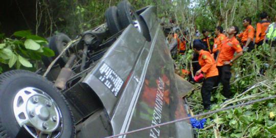 Korban tewas kecelakaan bus masuk jurang di Bali jadi 7 orang