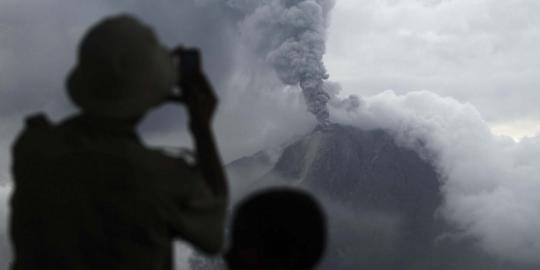 Erupsi Gunung Sinabung bikin harga sayur dan buah di Aceh mahal