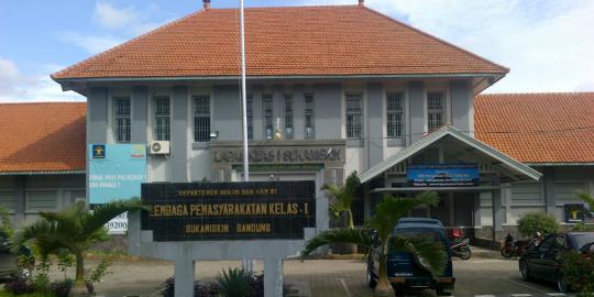 Geledah kamar LP Sukamiskin, petugas temukan pisau dan gunting