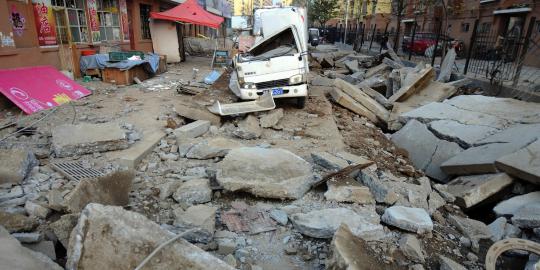 Kerusakan parah akibat ledakan dahsyat pipa Sinopec di China