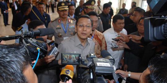 Orang-orang ini diperiksa penyidik di luar gedung KPK