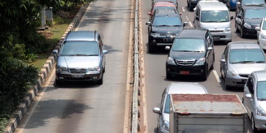 Mulai hari ini, penerobos jalur busway didenda Rp 500 ribu