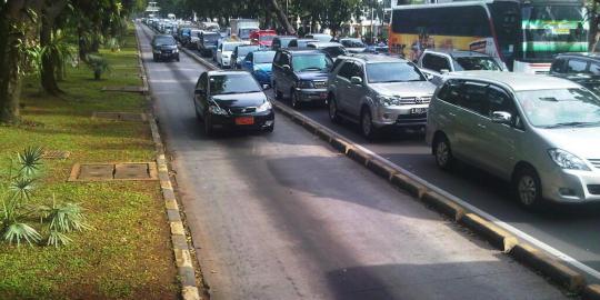 Di Jakbar, 1.398 kendaraan ditilang karena terobos jalur busway