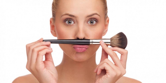 5 kesalahan make up yang harus dihindari