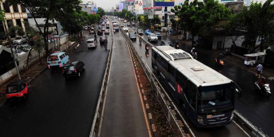 Mobil kedutaan negara-negara ini tertangkap masuk jalur busway