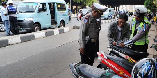 Operasi Zebra polisi incar penerobos jalur Transjakarta