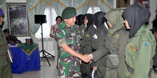 Pembekalan Kaskostrad Mayjen TNI Indra Hidayat kepada mahasiswa