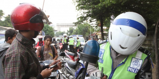 di bandung ditusuk rev2