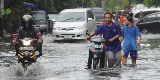 Hujan di awal Desember, sejumlah wilayah di Jakarta tergenang