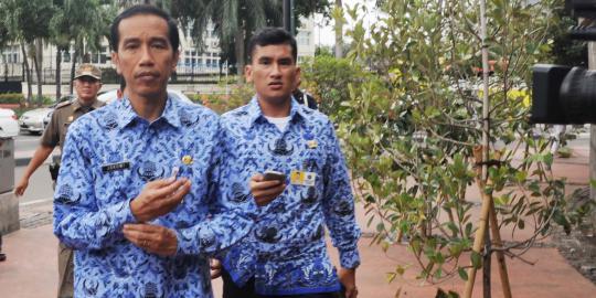 Jokowi kumpulkan RT dan RW di Senayan