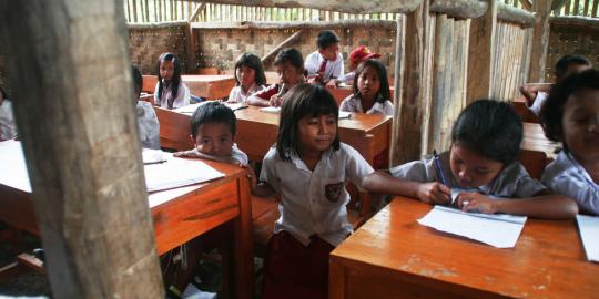 Mulai tahun depan, tak ada lagi siswa SD tak naik kelas