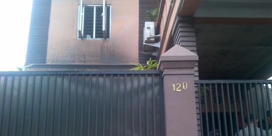 Rumah tiga lantai terbakar di Medan, penghuni sesak napas
