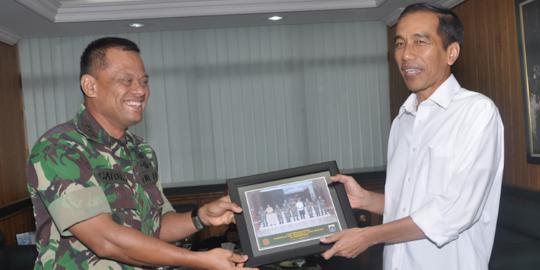 Jokowi berkunjung ke Markas Kostrad