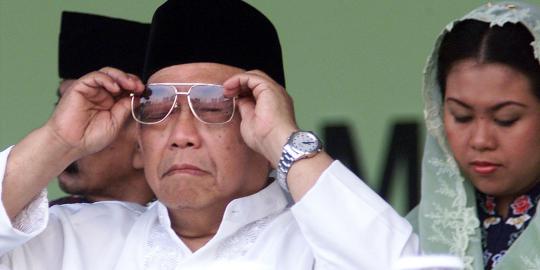 Kisah Gus Dur berseteru dengan Soeharto