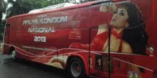Bus gambar Jupe, kampanye kondom tidak sensitif