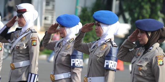 Wakapolri ingin jilbab Polwan seperti polisi Arab