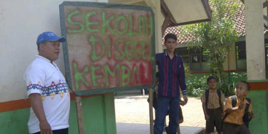 Dimenangkan pengadilan, ahli waris segel SDN di Ciledug