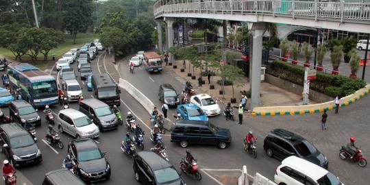 Ahok mau bongkar akses mal dan hotel mewah yang bikin macet