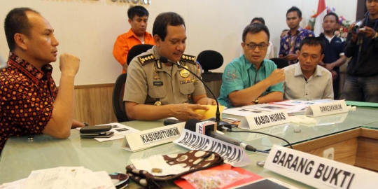 heny dibuang ke sungai rev1