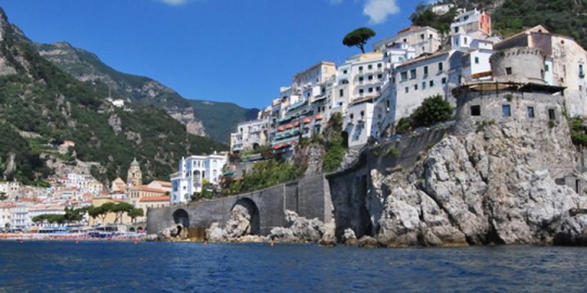 9 kota kecil di italia yang begitu memanjakan mata