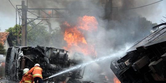 padang dan motor ikut terbakar rev2