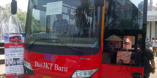 Ahok mendadak jadi sopir New Metromini