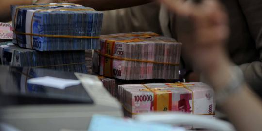 Jelang rapat dewan Gubernur BI, Rupiah kembali melemah