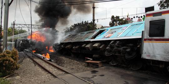 KAI akan gugat perusahaan truk tangki BBM yang tabrak KRL