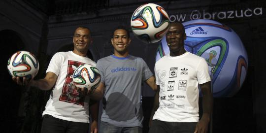 Bola buatan napi Indonesia akan ditendang di Piala Dunia Brasil