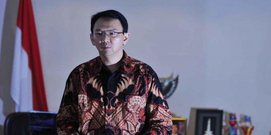 Ahok: Tak mungkin harus bangun tembok Berlin agar warga tertib