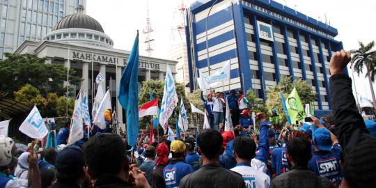 Ratusan buruh demo di MK tuntut pembatalan BPJS