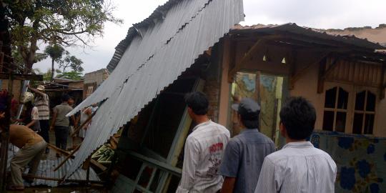 Puluhan rumah di Bali rusak dihantam angin