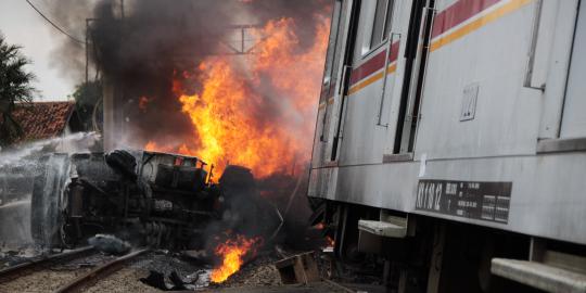 Tabrakan KRL dan truk tangki, Pertamina rugi Rp 1,5 miliar
