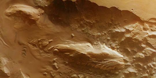 Gundukan misterius ditemukan di permukaan Mars
