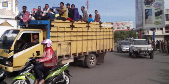 Ratusan warga dilarang mendekati lokasi pelantikan Wali Nanggroe