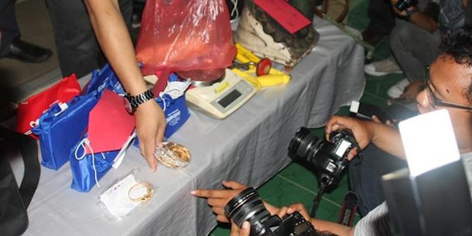 Curi emas batangan, ibu rumah tangga ditangkap polisi 