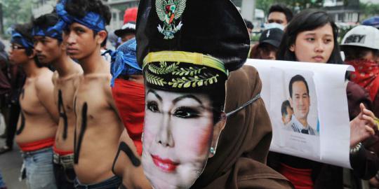 Aksi-aksi sambut Ratu Atut jadi tersangka korupsi