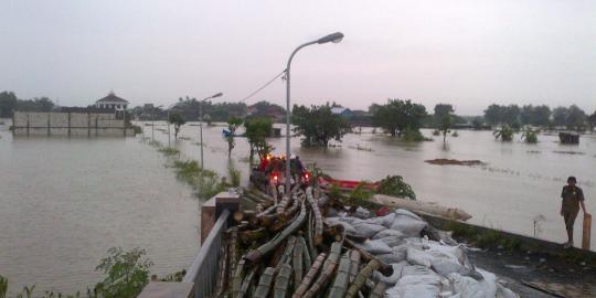 Banjir luapan Kali Lamong rendam dua desa di Pakal Surabaya